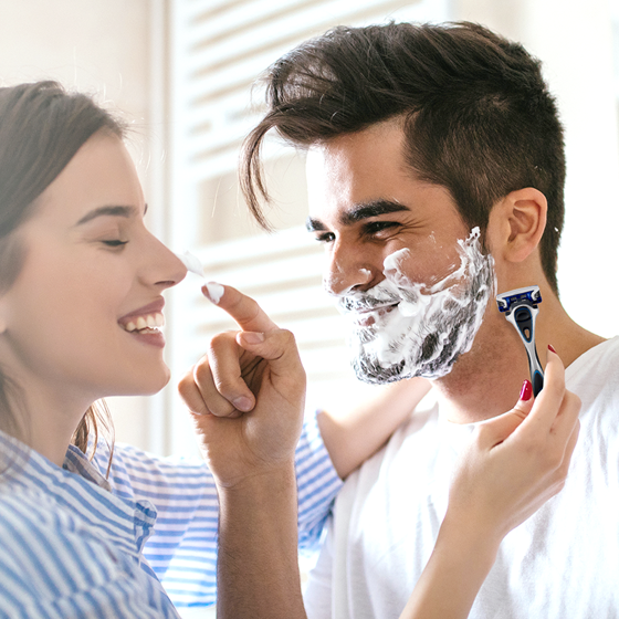 如何安全使用手動刮鬍刀？清爽、俐落8步驟使用教學